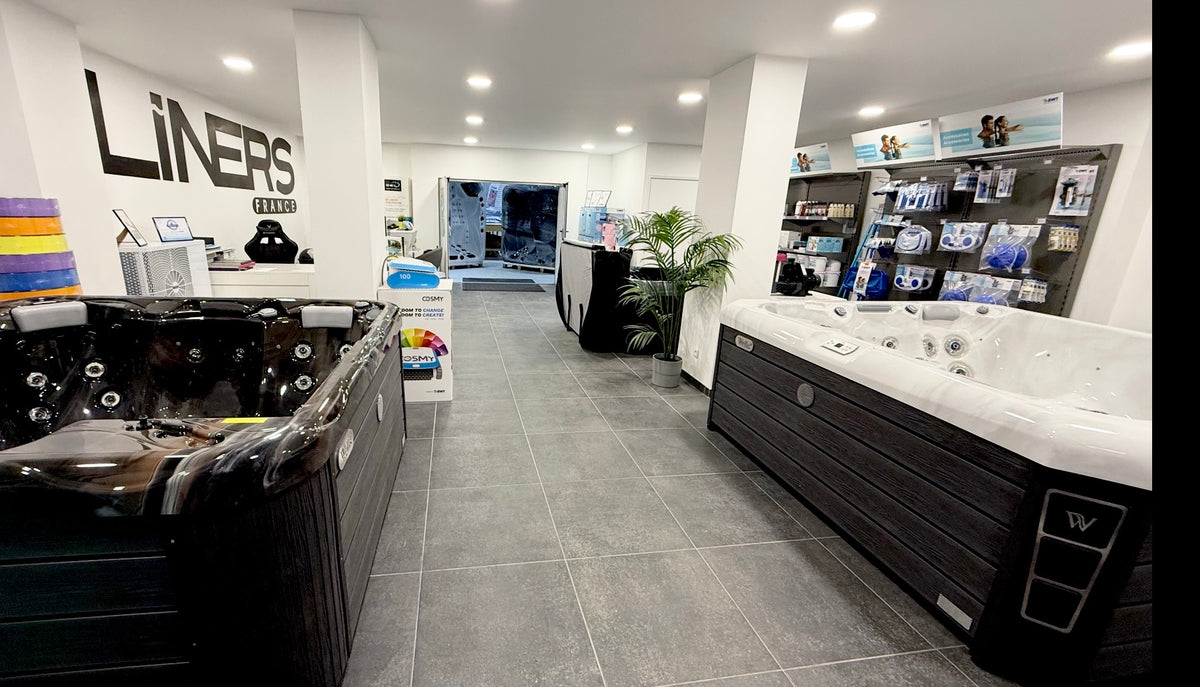 Le showroom SPAS9 | LINERS FRANCE à Fontenay-le-Vicomte : spas exposés, accessoires et produits de traitement
